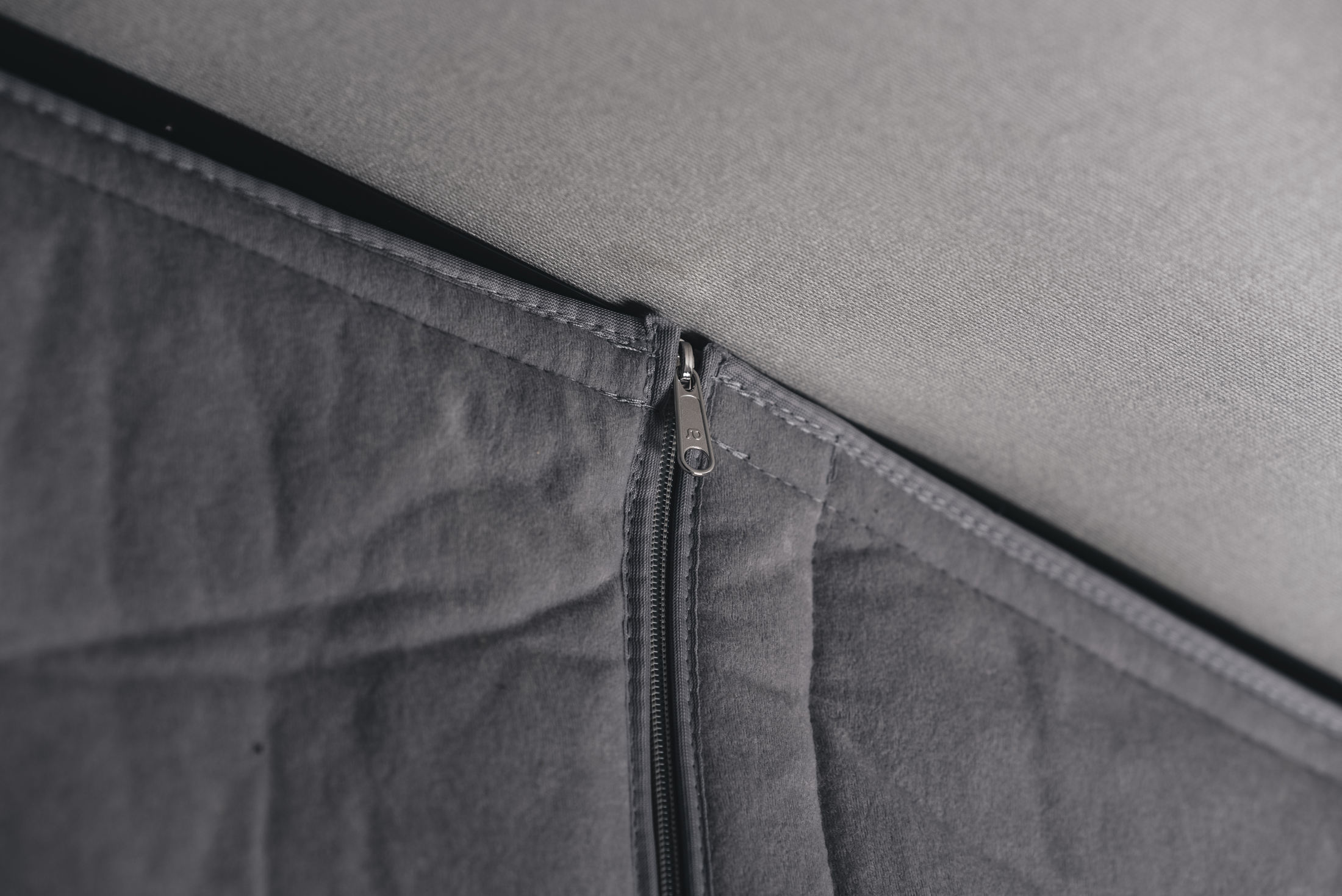 Carado Nachrüstset Schlafdachisolierung 4-teilig für Camper Van Schlafdach Fiat mit 180° Öffnung