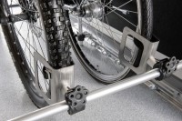 Bike Carrier Verbaut mit Radschalenhalterung und Fahrrädern näher dargestellt.
